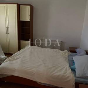 Lijepa obiteljska kuća sa dva komforna stana,Umag okolica