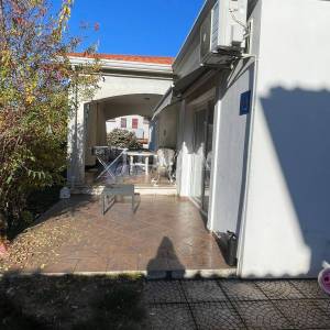 Lijepa obiteljska kuća sa dva komforna stana,Umag okolica