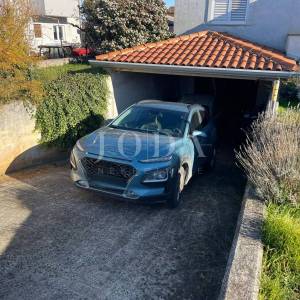 Lijepa obiteljska kuća sa dva komforna stana,Umag okolica