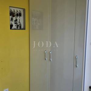 Lijepa prizemnica kompletno opremljena na mirnoj lokaciji,Ližnjan okolica