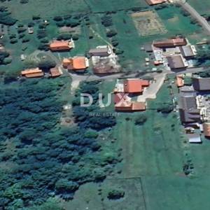 LIKA, OTOČAC, PROZOR - zemljište 11200m2 (4000m2 građevinsko + 7200m2 poljoprivredno) u blizini rijeke Gacke 