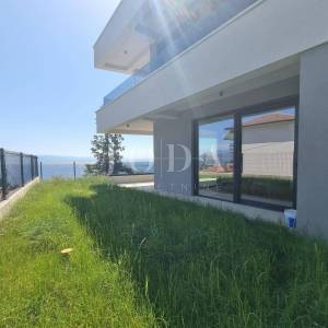 LOVRAN – PENTHOUSE U NOVOGRADNJI S POGLEDOM NA MORE