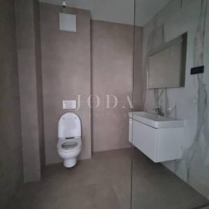 LOVRAN – PENTHOUSE U NOVOGRADNJI S POGLEDOM NA MORE