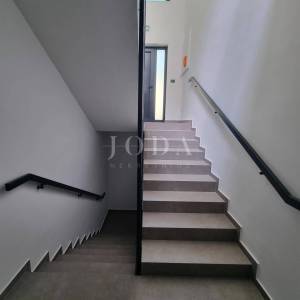 LOVRAN – PENTHOUSE U NOVOGRADNJI S POGLEDOM NA MORE