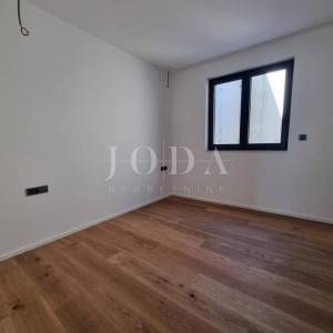 Lovran, stan s okućnicom i pogledom na more, novogradnja