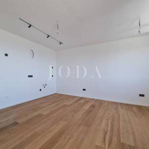 Lovran, stan s okućnicom i pogledom na more, novogradnja