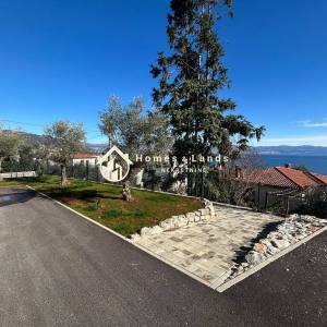 Lovran,4-S penthouse 207m2(S3A)s vrtom,terasom,spremištem i 2 parkinga