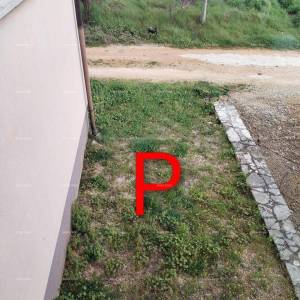 LOVREČICA, JEDNOSOBAN STAN S  TERASOM I PARKIRNIM MJESTOM