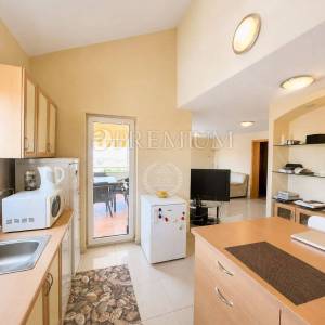 Malinska, apartman s terasom i pogledom na more!