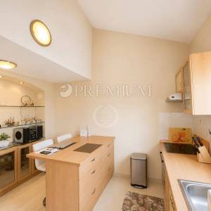 Malinska, apartman s terasom i pogledom na more!