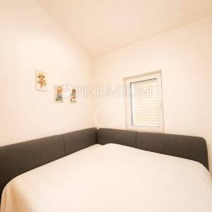 Malinska, apartman s terasom i pogledom na more!