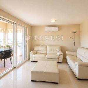 Malinska, apartman s terasom i pogledom na more!