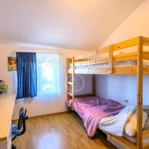Malinska, namješten apartman na prodaju!