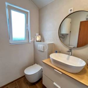 Malinska, namješten apartman na prodaju!