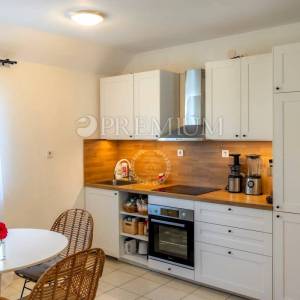 Malinska, namješten apartman na prodaju!