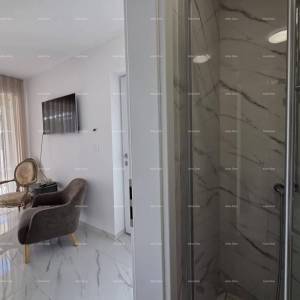 MARČANA – Moderna kuća s bazenom i okućnicom
