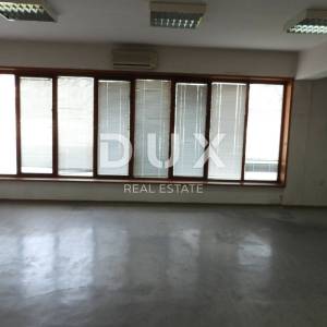 MATULJI, JUŠIĆI- hala / skladište / poslovni prostor 1100m2 na odličnoj lokaciji + okoliš 500m2 za najam