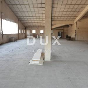 MATULJI, JUŠIĆI- hala / skladište / poslovni prostor 1100m2 na odličnoj lokaciji + okoliš 500m2 za najam