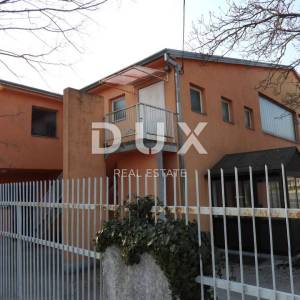 MATULJI, JUŠIĆI- hala / skladište / poslovni prostor 1100m2 na odličnoj lokaciji + okoliš 500m2 za najam