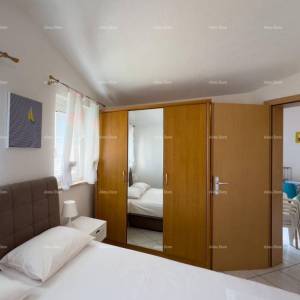 MEDULIN!  Apartman na drugom katu s parkirnim mjestom.