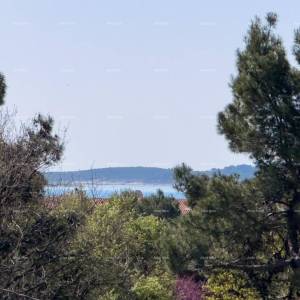 MEDULIN!  Apartman na drugom katu s parkirnim mjestom.