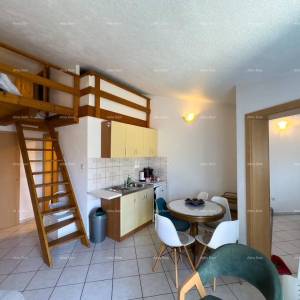 MEDULIN!  Apartman na drugom katu s parkirnim mjestom.