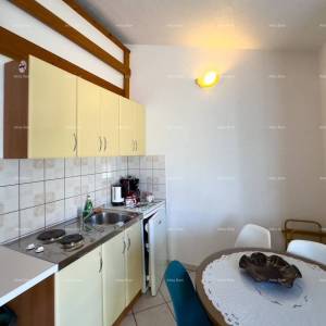 MEDULIN!  Apartman na drugom katu s parkirnim mjestom.