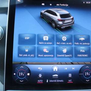 Mercedes-Benz GLC 300d 4MATIC AMG *PANORAMA, LED, NAVIGACIJA, KAMERA*