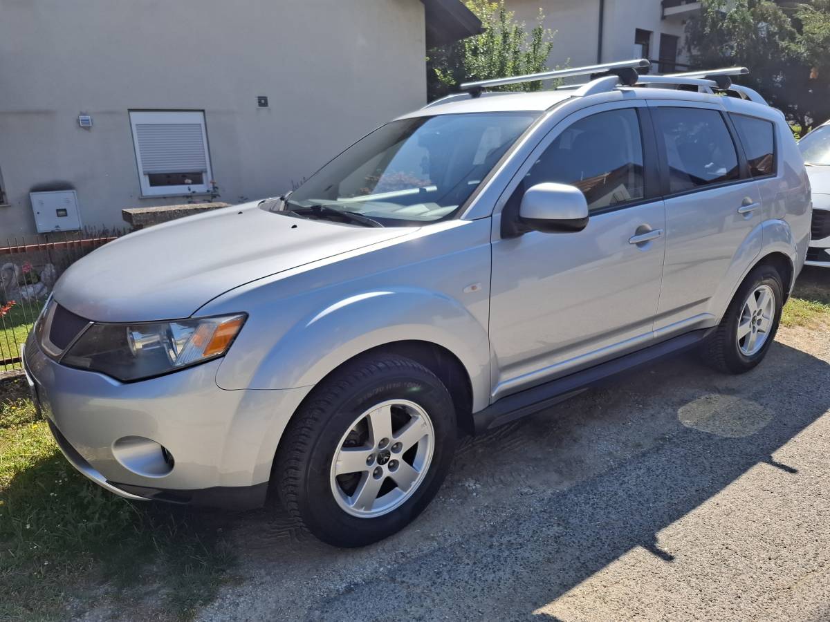 Mitsubishi Outlander 2,4 4wd