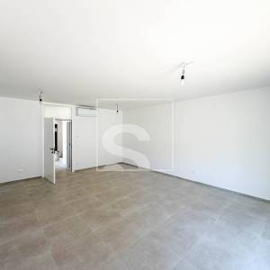 Moderna dvojna vila s bazenom, 3 spavaće 1,5 km do mora