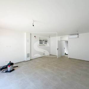Moderna dvojna vila s bazenom, 3 spavaće 1,5 km do mora