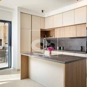 Moderna vila s 4 spavaće sobe, bazenom 1500 metra od mora