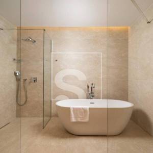 Moderna vila s 4 spavaće sobe, bazenom 1500 metra od mora