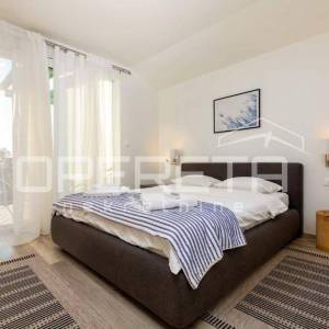 Moderna vila s bazenom u blizini mora – istočna Istra

