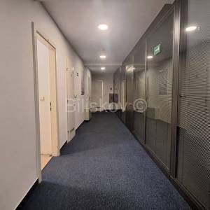 Najam,Trnje, Kanal, opremljen ured 32m2 na 1 katu poslovne zgrade