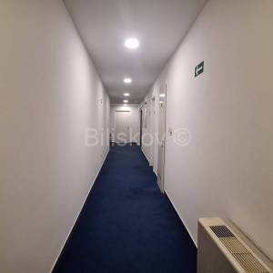 Najam,Trnje, Kanal, opremljen ured 38m2 na 2 katu poslovne zgrade