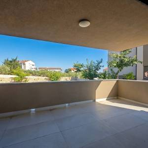 NOVALJA, PAG - Apartman u prizemlju, 400 m od mora