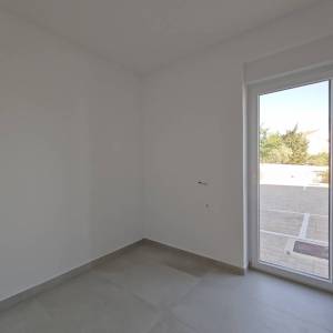 NOVALJA, PAG - Apartman u prizemlju, 400 m od mora
