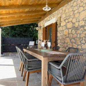 NOVI VINODOLSKI, BRIBIR - Kamena vila s bazenom