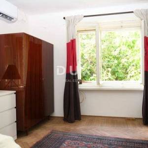 NOVI VINODOLSKI - Dvojna kamena kuća u centru s pogledom na more