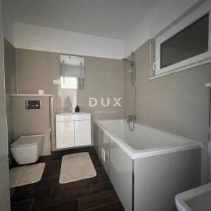 NOVI VINODOLSKI, KLENOVICA- moderna villa 170 m2 s prekrasnim pogledom na more i bazenom + uređena okućnica 600