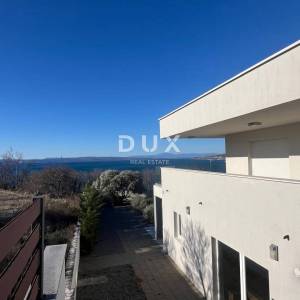 NOVI VINODOLSKI, KLENOVICA- moderna villa 170 m2 s prekrasnim pogledom na more i bazenom + uređena okućnica 600