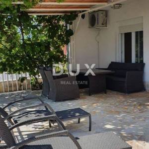 NOVI VINODOLSKI - kuća u mirnom predjelu s 5 apartmana