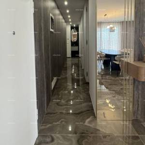 NOVIGRAD, LUKSUZNI PENTHOUSE S PANORAMSKIM POGLEDOM NA MORE
