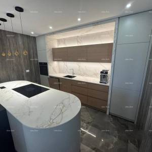 NOVIGRAD, LUKSUZNI PENTHOUSE S PANORAMSKIM POGLEDOM NA MORE