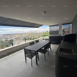 NOVIGRAD, LUKSUZNI PENTHOUSE S PANORAMSKIM POGLEDOM NA MORE