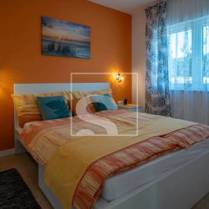 Novigrad, prizemnica s bazenom, 2. spavaće sobe blizu mora