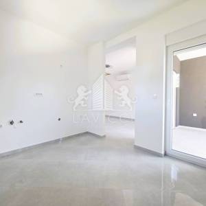 Novogradnja, dvojna kuća 500 m od mora - VIR