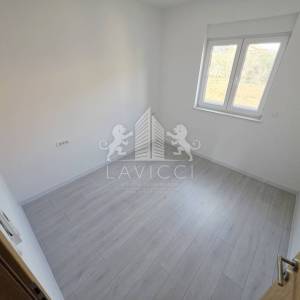 Novogradnja, dvojna kuća 500 m od mora - VIR