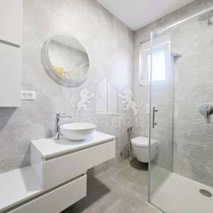 Novogradnja, dvojna kuća 500 m od mora - VIR